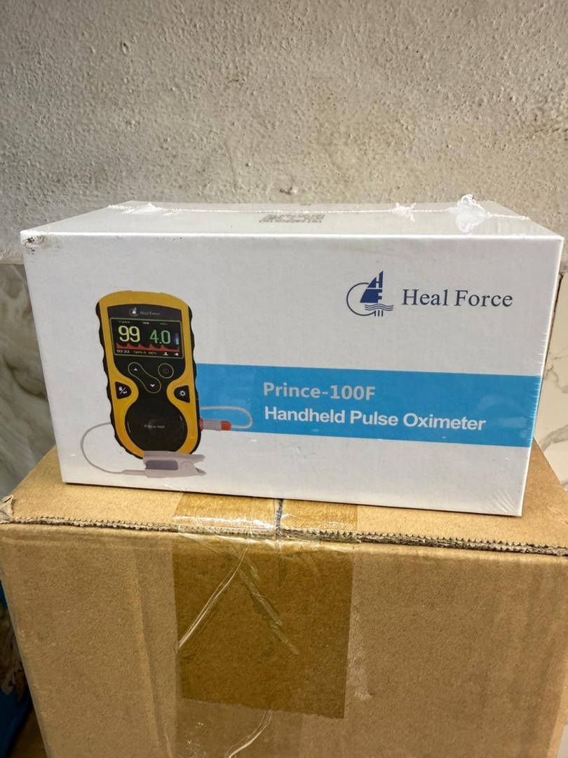 Handheld pulse oximeter